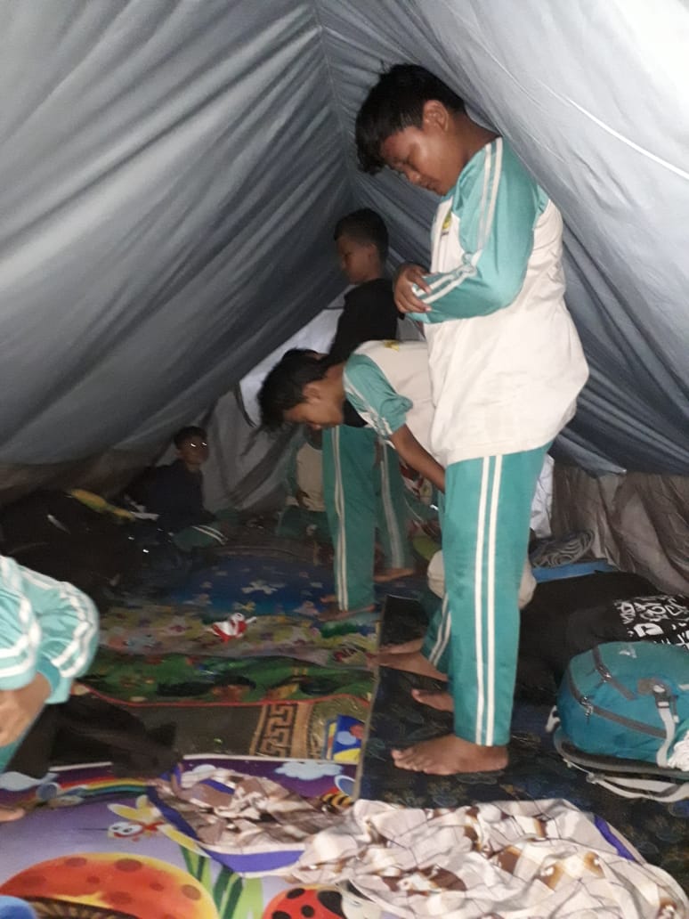 Dimana pun tetap sholat